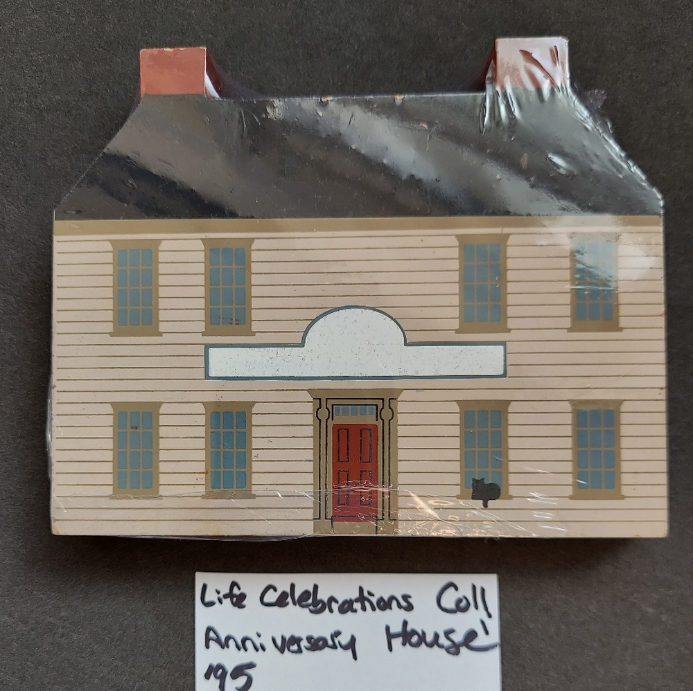 Anniversary House _ Life Celebrations Collection	 _ Cat's Meow Village